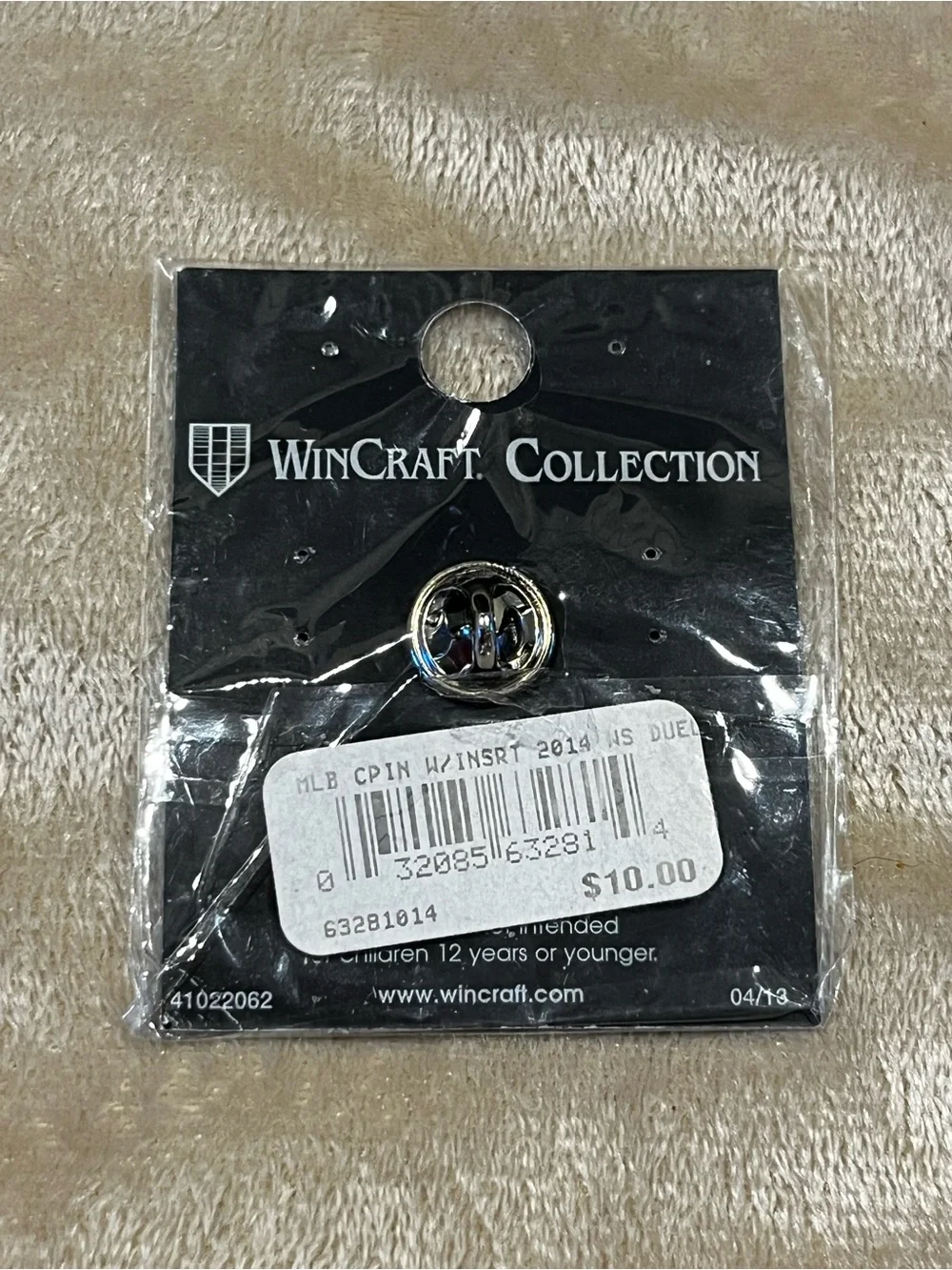 WinCraft 2014 World Series MLB Lapel Pin KC Royals vs SF Giants New Sealed